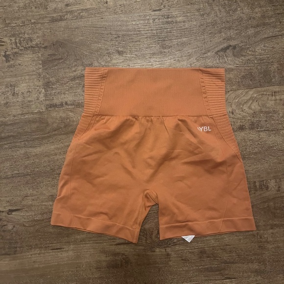 AYBL Balance V2 Shorts - gold - Picture 2 of 3